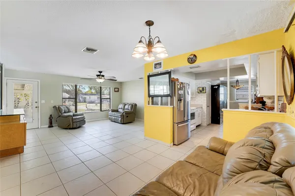 $280,000 | 2424 1st Place Southwest, Vero Beach, FL 32962