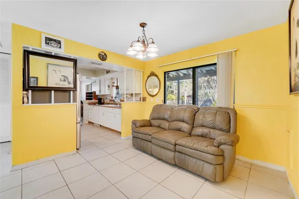 $280,000 | 2424 1st Place Southwest, Vero Beach, FL 32962
