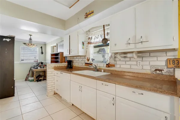 $280,000 | 2424 1st Place Southwest, Vero Beach, FL 32962