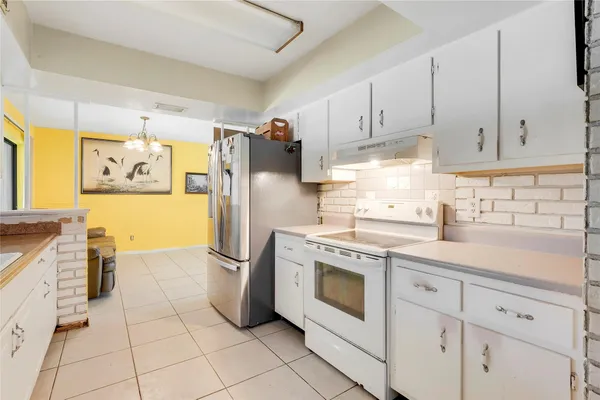 $280,000 | 2424 1st Place Southwest, Vero Beach, FL 32962