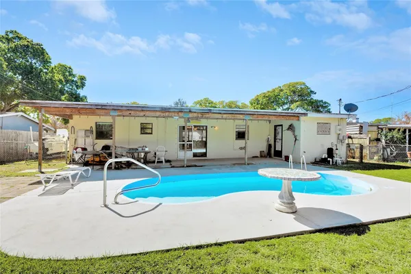 $280,000 | 2424 1st Place Southwest, Vero Beach, FL 32962
