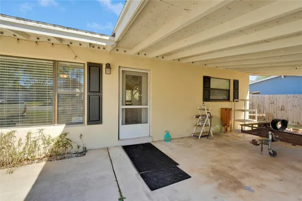 $280,000 | 2424 1st Place Southwest, Vero Beach, FL 32962