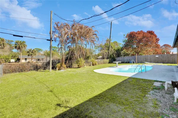 $280,000 | 2424 1st Place Southwest, Vero Beach, FL 32962