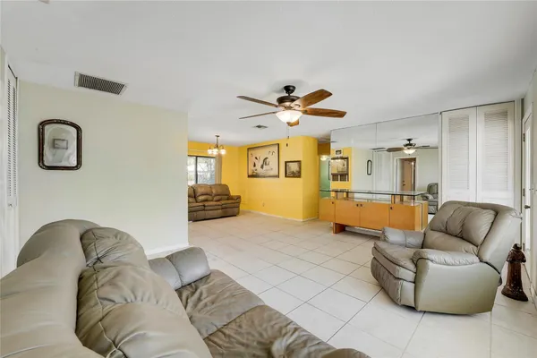 $280,000 | 2424 1st Place Southwest, Vero Beach, FL 32962