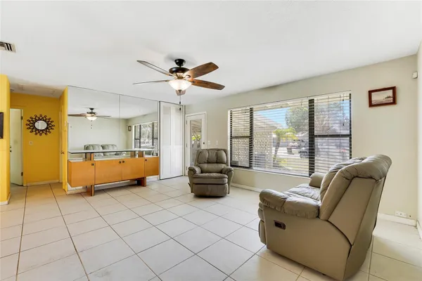 $280,000 | 2424 1st Place Southwest, Vero Beach, FL 32962