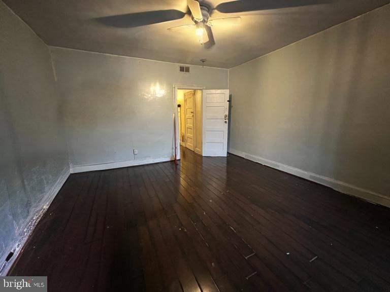 50 South 60th Street Philadelphia, PA 19139 - Photo 12 of 20 Large Living Room