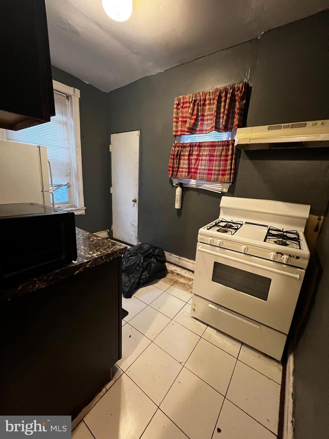 50 South 60th Street Philadelphia, PA 19139 - Photo 2 of 20 Residential Kitchen