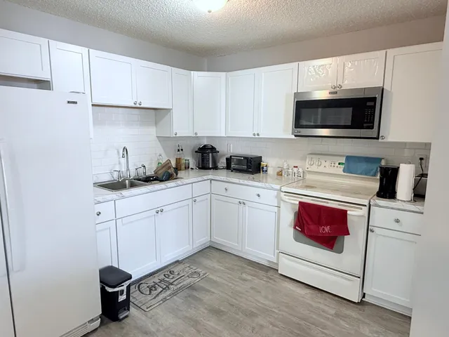 $72,900 | 3232 North Fremont Avenue, Unit 213, Minneapolis, MN 55412