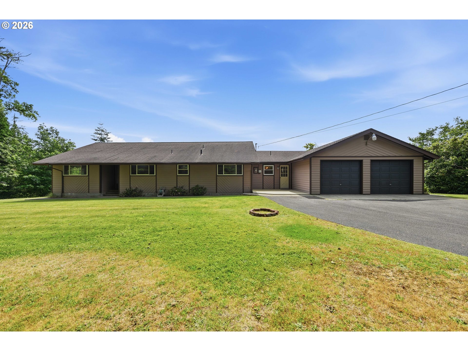 66635 Gunderson Road North Bend, OR 97459 - Photo 5 of 46
