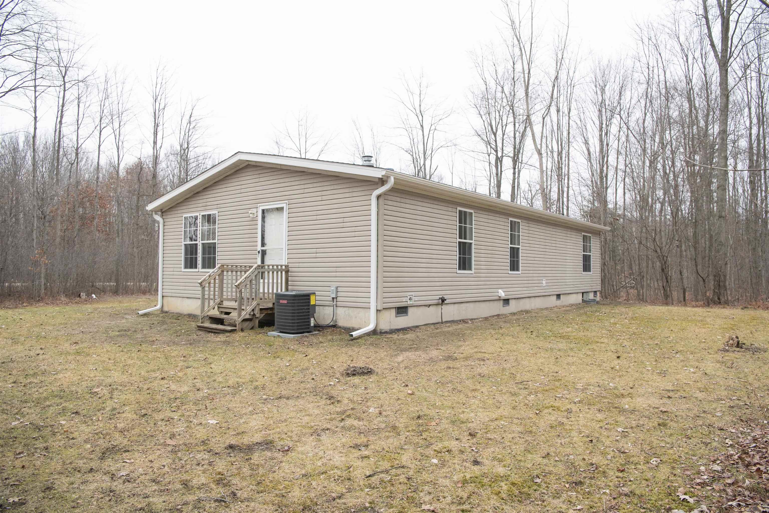 1041 West Gordonville Road Midland, MI 48640 - Photo 22 of 25 50099074-21.JPG
