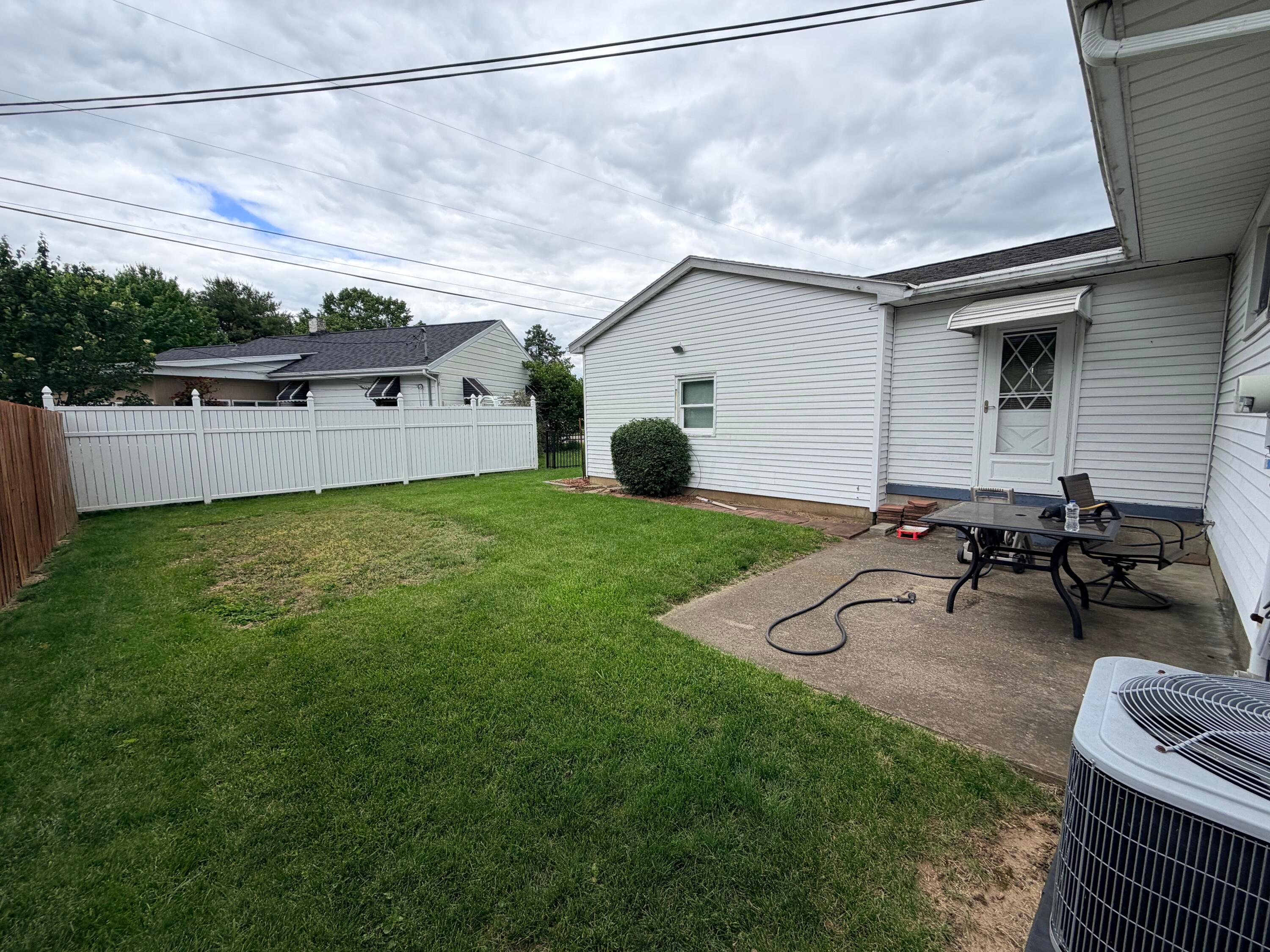 730 St Margaret Road Chillicothe, OH 45601 - Photo 6 of 31 Back yard and patio