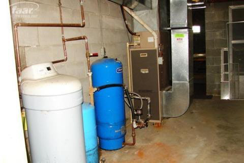 4281 Genesee Road Lapeer, MI 48446 - Photo 9 of 16 20204697-8.JPG