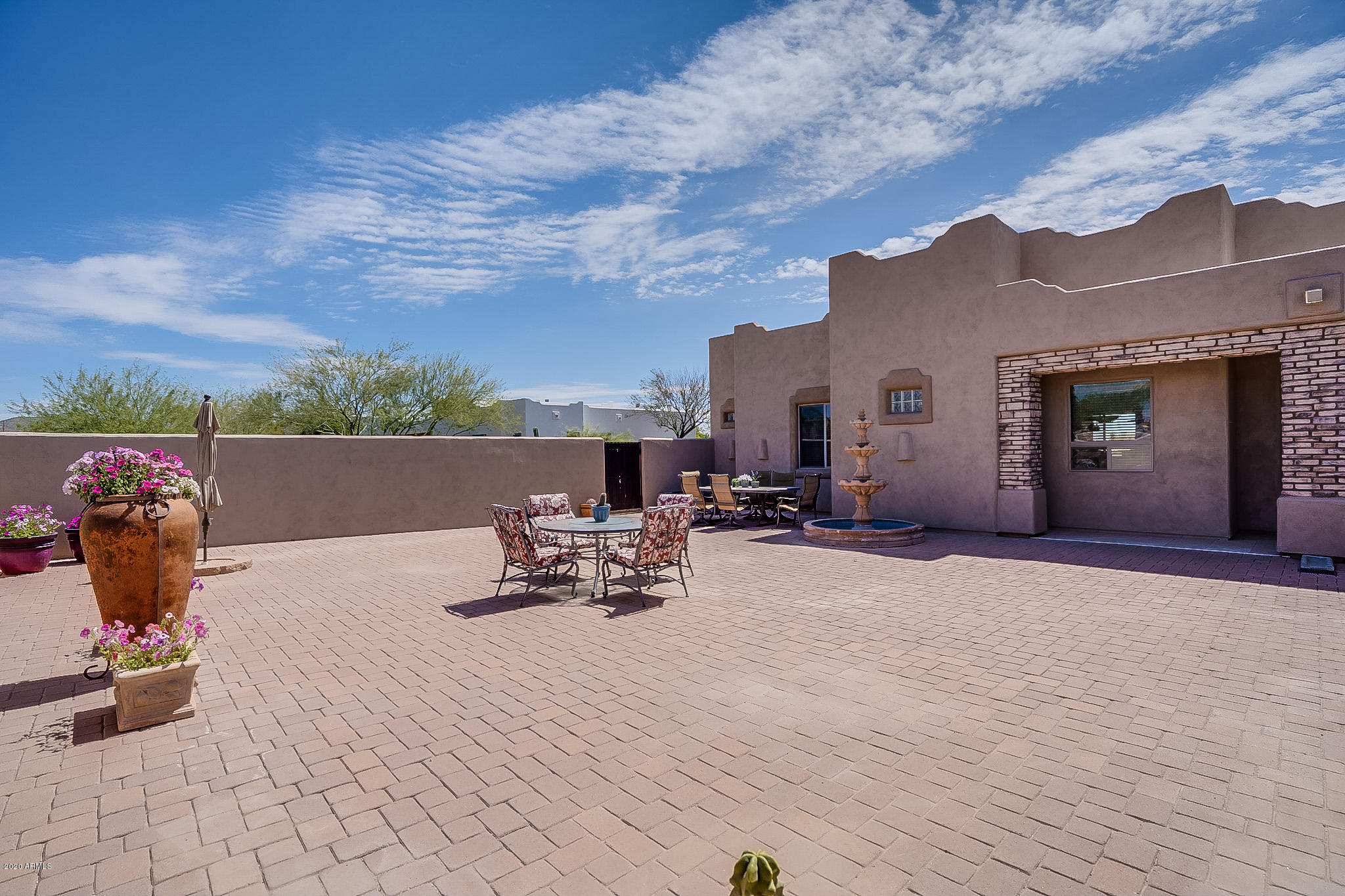 Ridgecrest - Fully Enclosed Courtyard