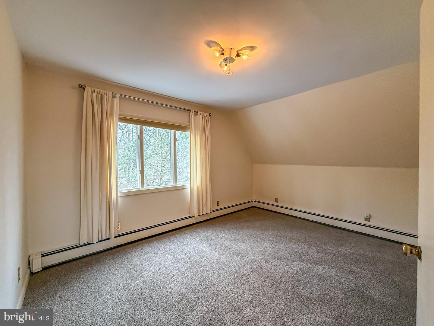 2240 Deep Creek Road Perkiomenville, PA 18074 - Photo 13 of 32