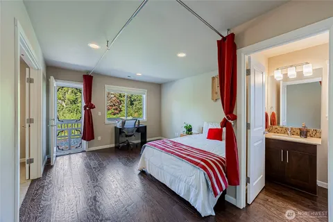 $839,000 | 11501 87th Avenue South, Seattle, WA 98178