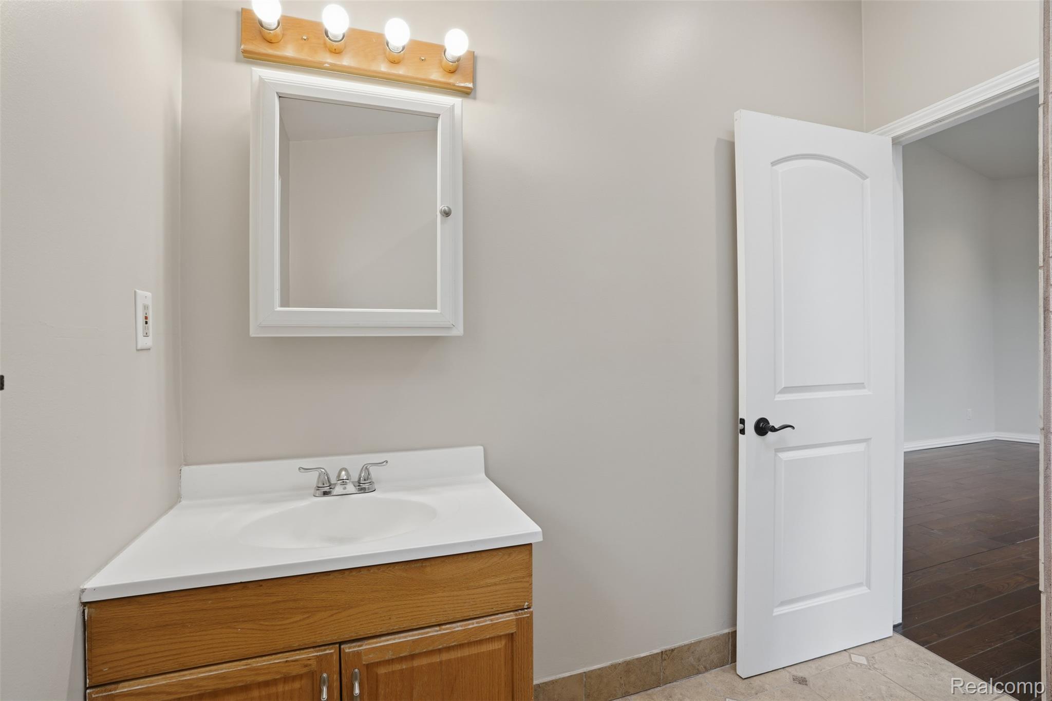 12913 9 Mile Road South Lyon, MI 48178 - Photo 24 of 57 12913 9 mile rd-22.jpg