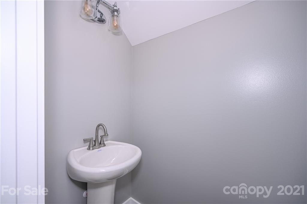 1376 Alexander Road Leicester, NC 28748 - Photo 13 of 40 Gallery Image 13