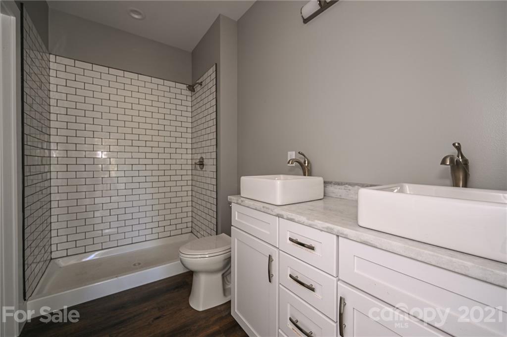1376 Alexander Road Leicester, NC 28748 - Photo 19 of 40 Gallery Image 19