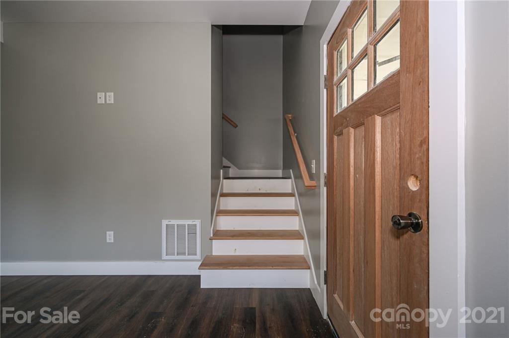 1376 Alexander Road Leicester, NC 28748 - Photo 24 of 40 Gallery Image 24