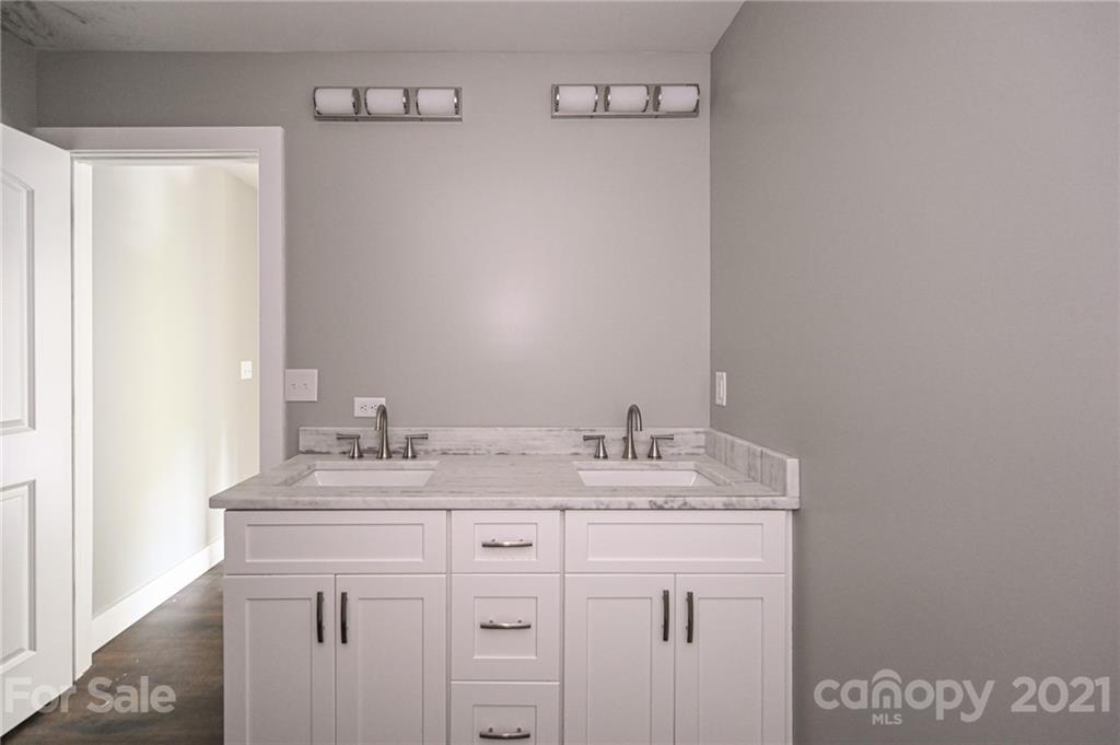 1376 Alexander Road Leicester, NC 28748 - Photo 28 of 40 Gallery Image 28