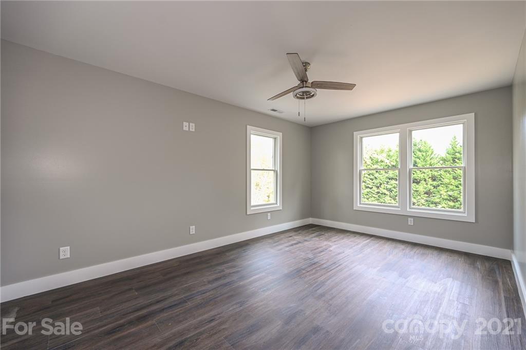 1376 Alexander Road Leicester, NC 28748 - Photo 32 of 40 Gallery Image 32