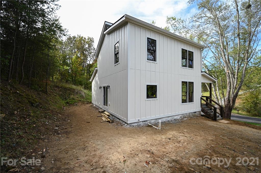 1376 Alexander Road Leicester, NC 28748 - Photo 38 of 40 Gallery Image 38