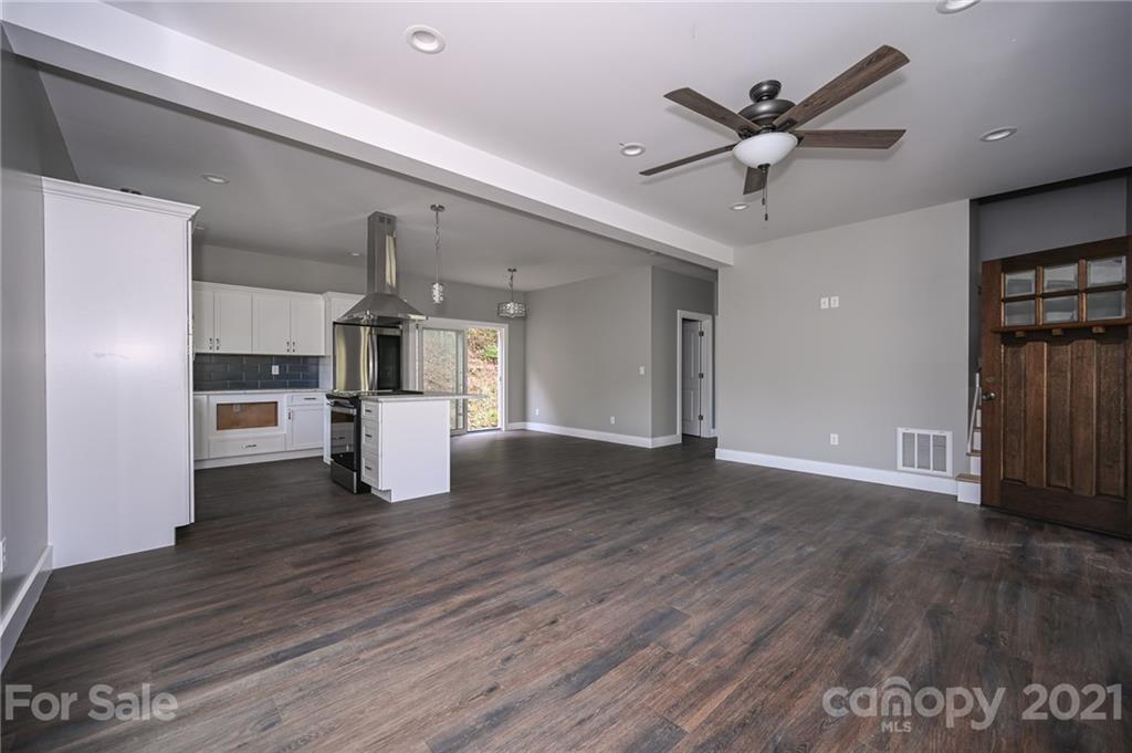 1376 Alexander Road Leicester, NC 28748 - Photo 6 of 40 Gallery Image 6
