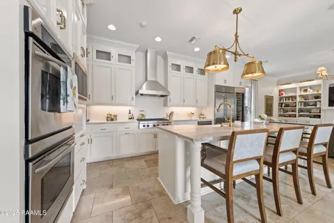$975,000 | 100 Emily Circle, Lafayette, LA 70508