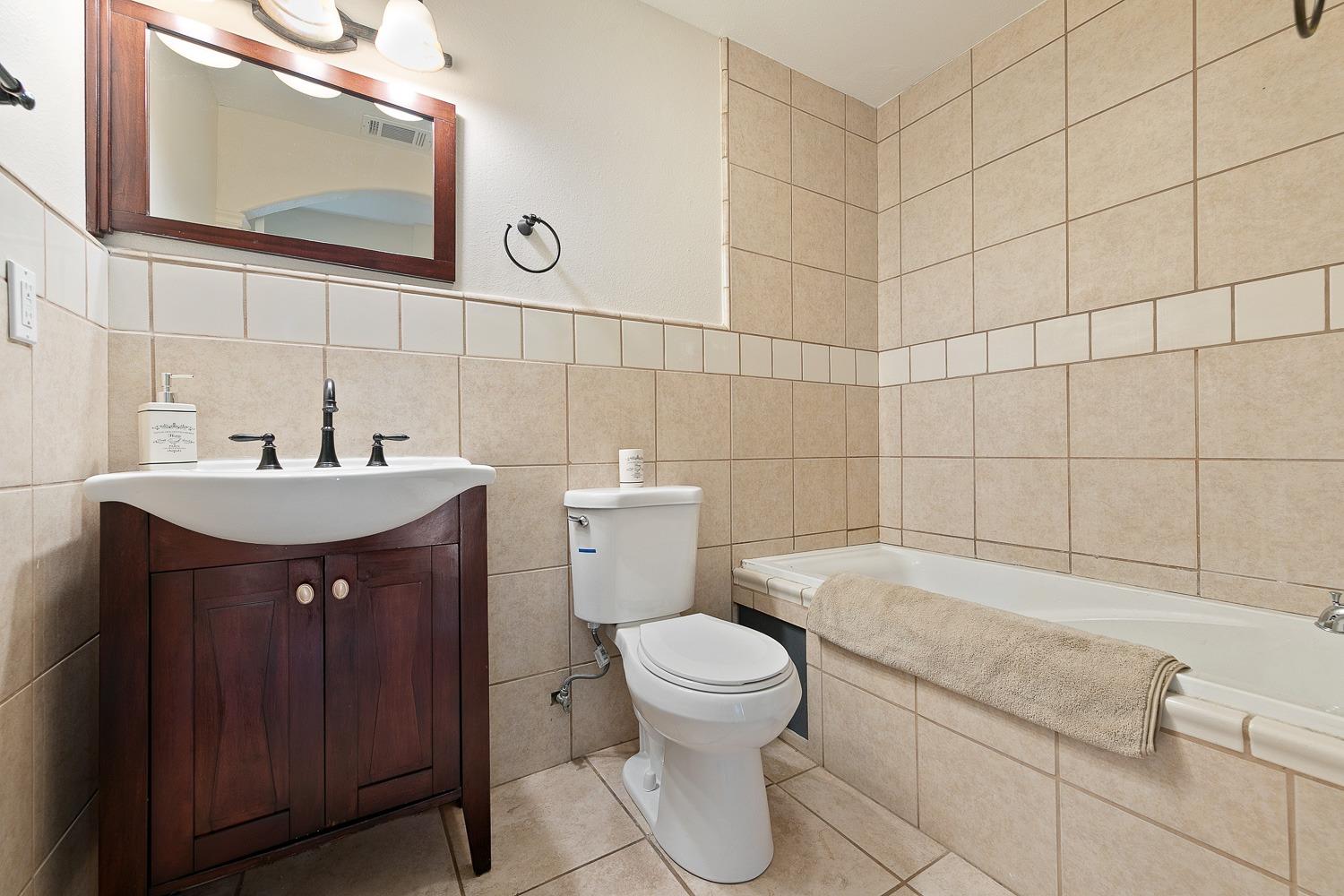 1401 Adanac Way Madera, CA 93638 - Photo 6 of 14