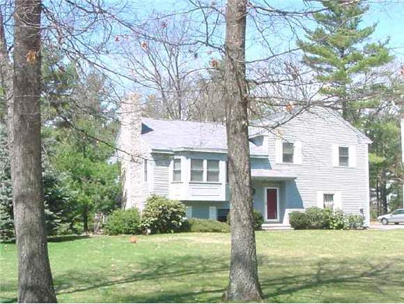 9 Hammar Road Nashua, NH 03062 - Photo 1 of 5