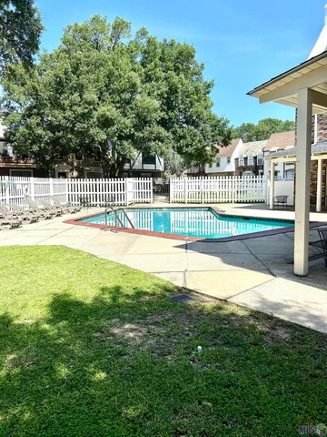 $1,350 | 10049 Jefferson Highway, Baton Rouge, LA 70809