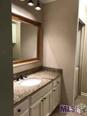 $1,350 | 10049 Jefferson Highway, Baton Rouge, LA 70809