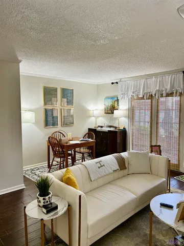 $1,350 | 10049 Jefferson Highway, Baton Rouge, LA 70809