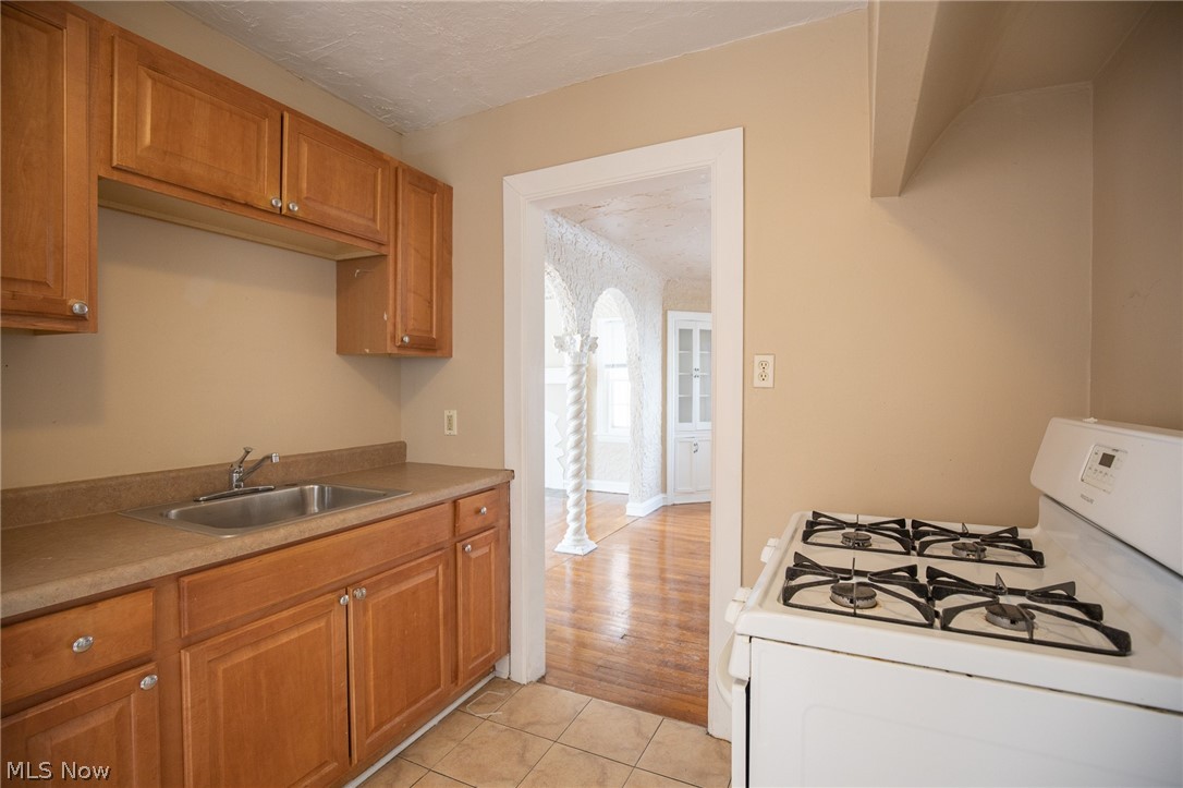 3695 Rolliston Road Cleveland, OH 44120 - Photo 29 of 35