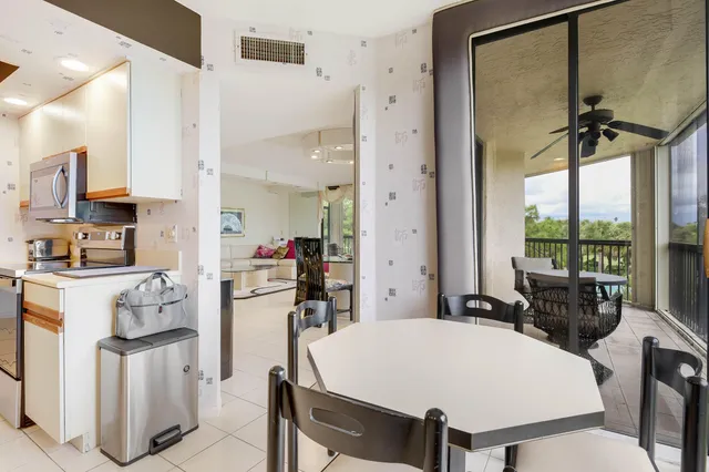 $3,900 | 5279 Fountains Drive South, Unit 305, Lake Worth, FL 33467