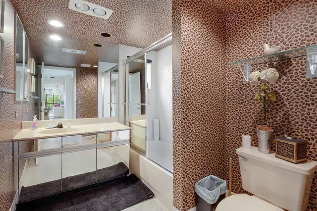 $3,900 | 5279 Fountains Drive South, Unit 305, Lake Worth, FL 33467