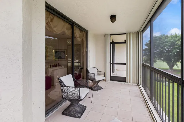 $3,900 | 5279 Fountains Drive South, Unit 305, Lake Worth, FL 33467