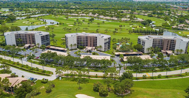 $3,900 | 5279 Fountains Drive South, Unit 305, Lake Worth, FL 33467