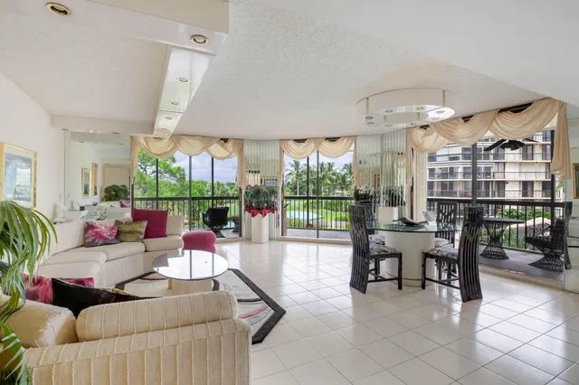 $3,900 | 5279 Fountains Drive South, Unit 305, Lake Worth, FL 33467