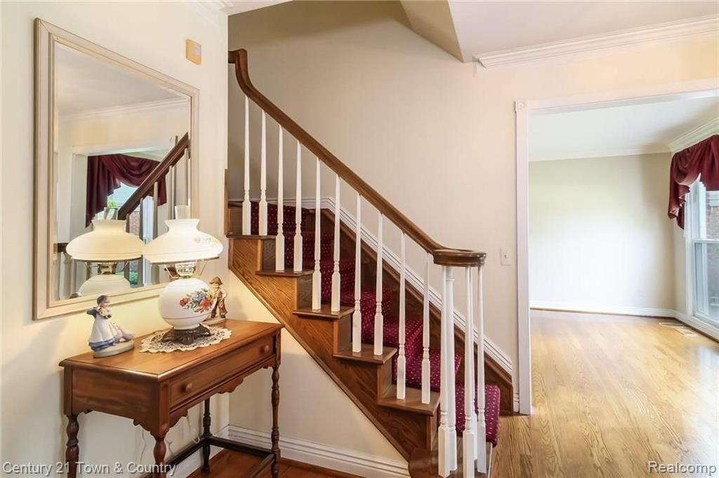 1142 Greenleaf Drive Rochester Hills, MI 48309 - Photo 5 of 55