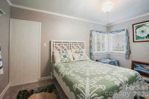 $634,900 | 560 11th Ave Circle Northwest, Hickory, NC 28601