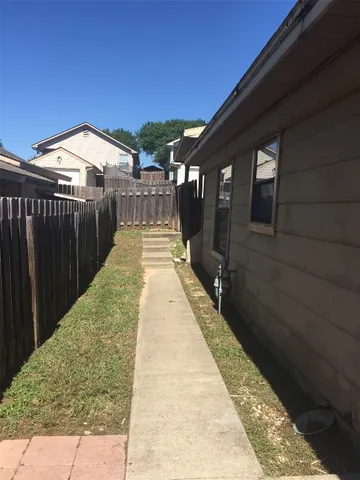 $1,725 | 5720 Pinon Vista Drive, Austin, TX 78724