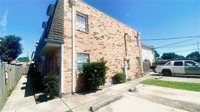 $1,350 | 2117 Giuffrias Avenue, Unit 20, Metairie, LA 70001