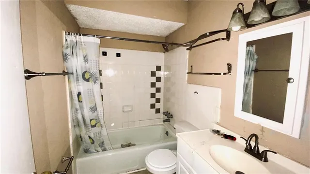 $1,350 | 2117 Giuffrias Avenue, Unit 20, Metairie, LA 70001