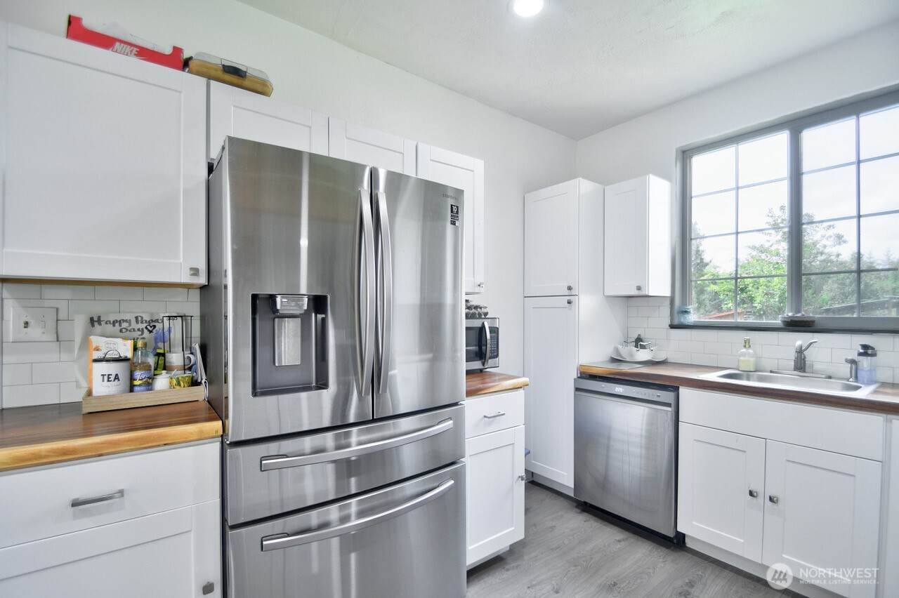 253 Kruger Road, Unit B Onalaska, WA 98570 - Photo 4 of 40