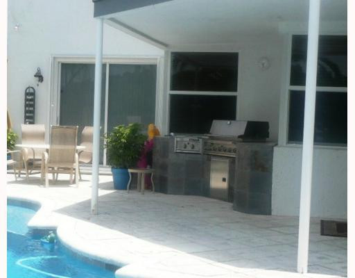 3191 Overlook Road Davie, FL 33328 - Photo 14 of 16 Patio/Deck