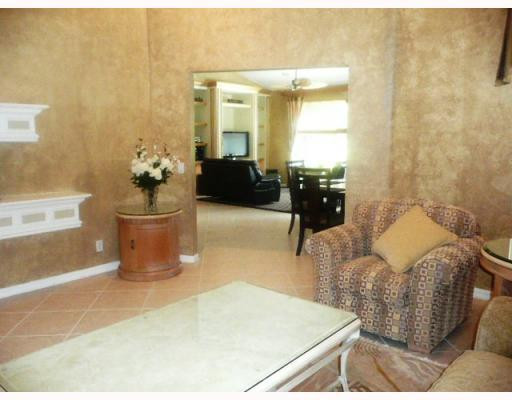 3191 Overlook Road Davie, FL 33328 - Photo 3 of 16 Living Room