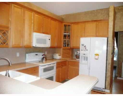 3191 Overlook Road Davie, FL 33328 - Photo 5 of 16 Kitchen