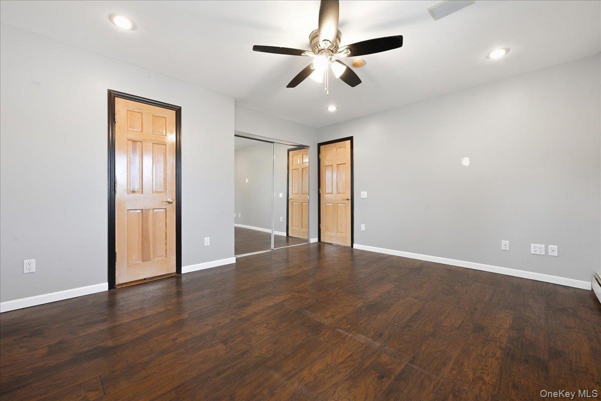 119 Periwinkle Road Levittown, NY 11756 - Photo 17 of 31 Gallery Image 17