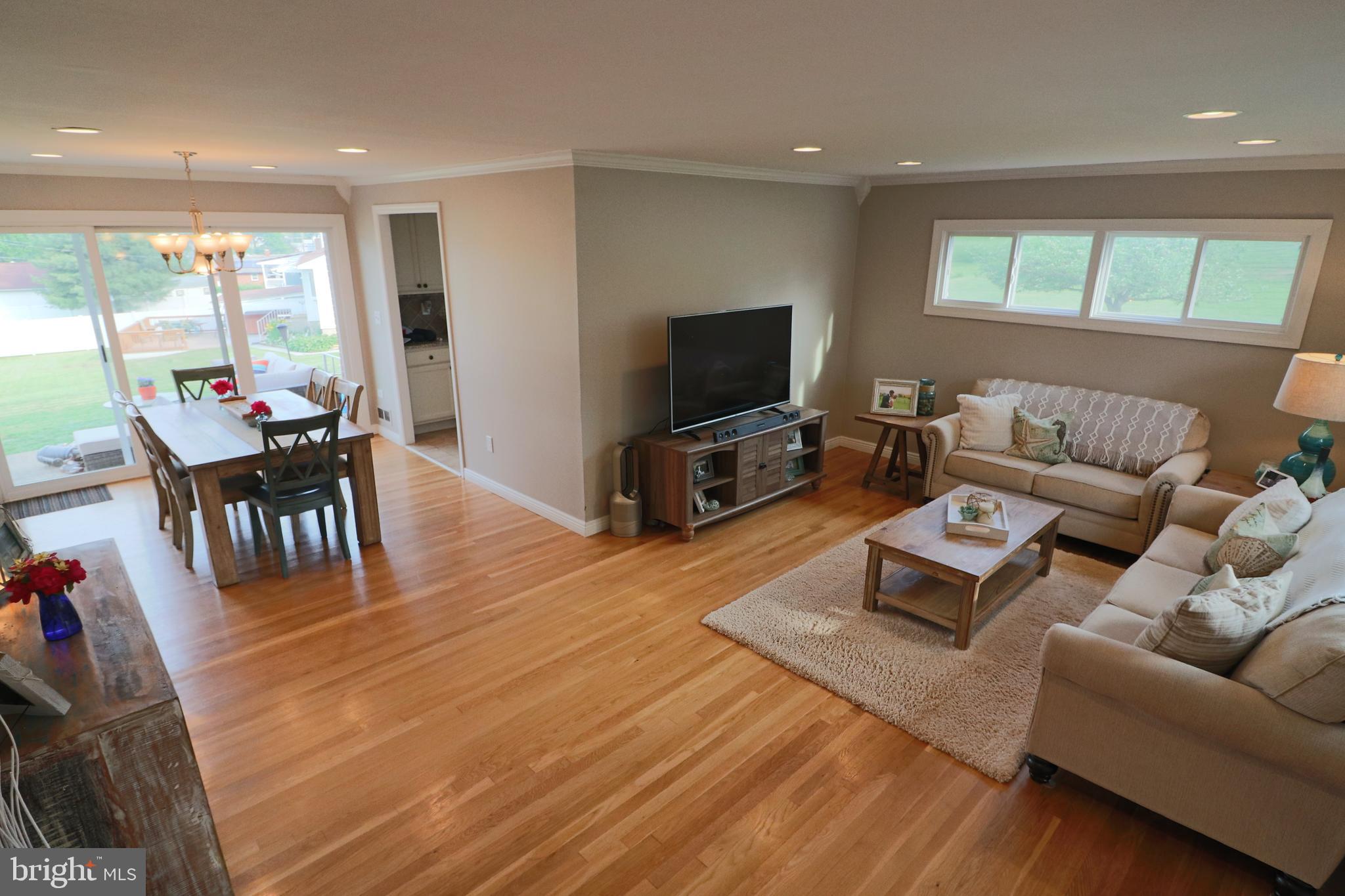8601 Saddler Road Baltimore, MD 21234 - Photo 4 of 25 Great Room with harfdwood floors
